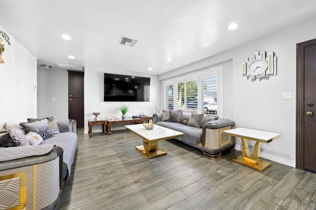 https://cdn.realtyfeed.com/cdn/127/306488296/31f7ee31fc5723188777493c6b09f6a0.webp