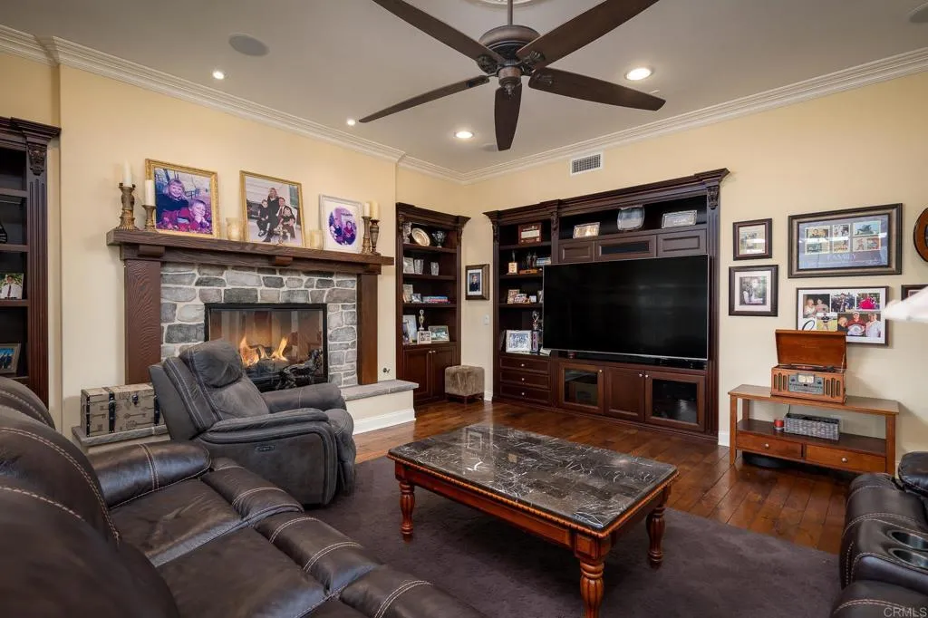 https://cdn.realtyfeed.com/cdn/127/306488368/479dda3258742a91d69d4d0301fcfcb0.webp