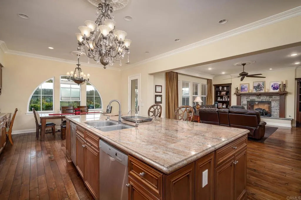 https://cdn.realtyfeed.com/cdn/127/306488368/9eedfd828c1f2a4031d5eeb0e30b463a.webp