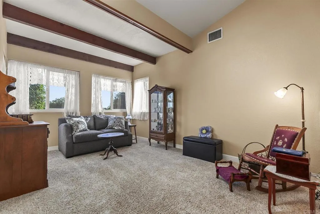 https://cdn.realtyfeed.com/cdn/127/306488393/49ca10de16e3a66d2e3bc0376e4f29f5.webp