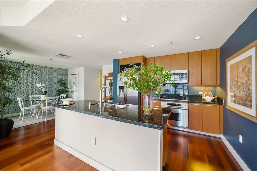 https://cdn.realtyfeed.com/cdn/127/306488425/86a79fdfe083cd91d26d758c0de94e63.webp