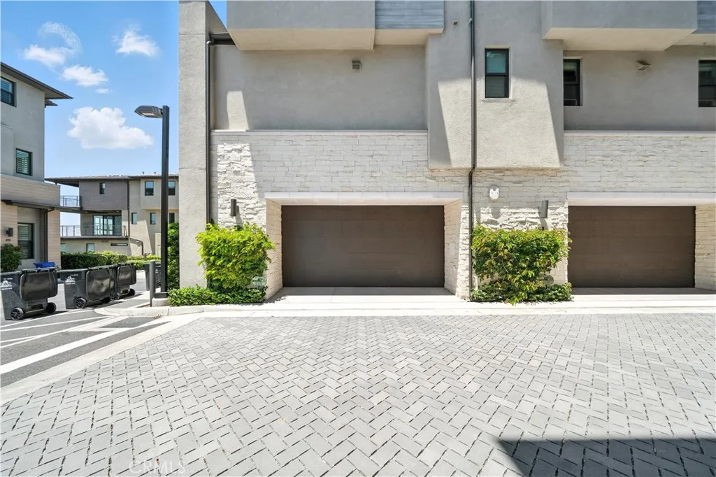 https://cdn.realtyfeed.com/cdn/127/306488455/245f91f6d2a6c58bb3f410787a93de05.webp
