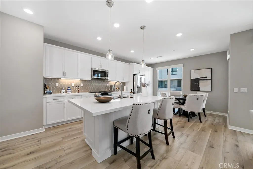 https://cdn.realtyfeed.com/cdn/127/306488455/26f5f65e59e2020ddc12086eef00251d.webp