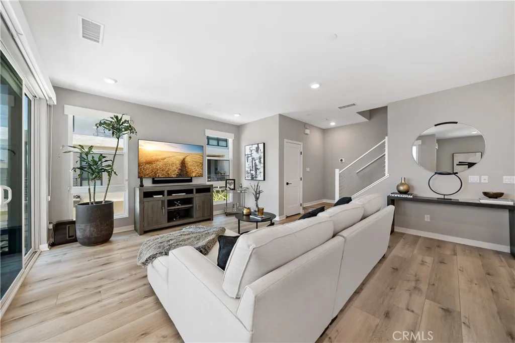 https://cdn.realtyfeed.com/cdn/127/306488455/8c64a40a104b737620d8410c9ed986ee.webp