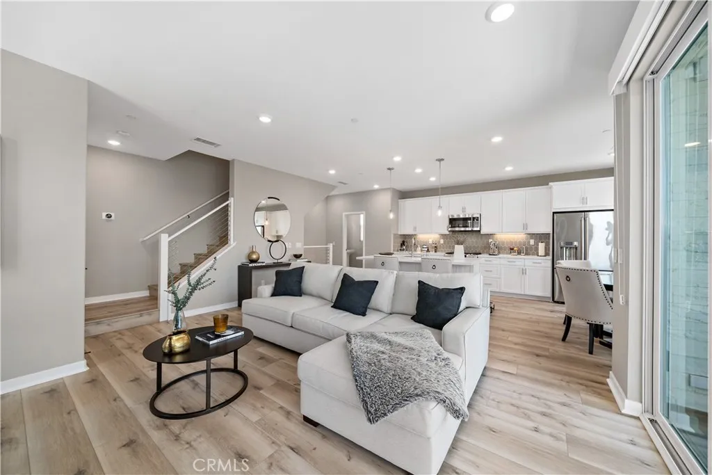 https://cdn.realtyfeed.com/cdn/127/306488455/b8e6aec635d535a5815c322f8d96c2f7.webp
