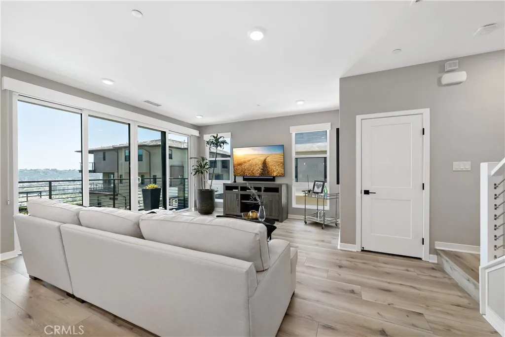 https://cdn.realtyfeed.com/cdn/127/306488455/d75cc1228456110434e6623305fdb663.webp