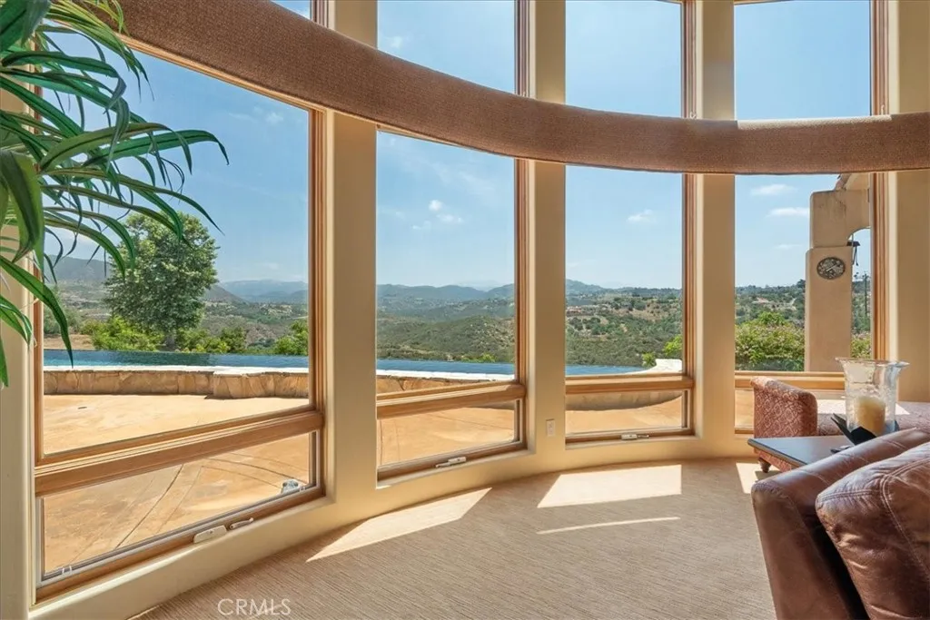 https://cdn.realtyfeed.com/cdn/127/306488665/19aaf2198fe7d35e5f9f7fb68601512d.webp