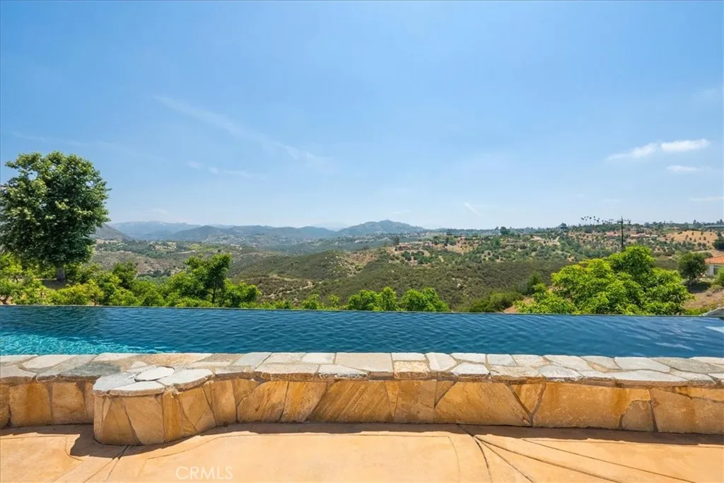 https://cdn.realtyfeed.com/cdn/127/306488665/91fa7bee3183be3a854d3e72c1b1e0a4.webp