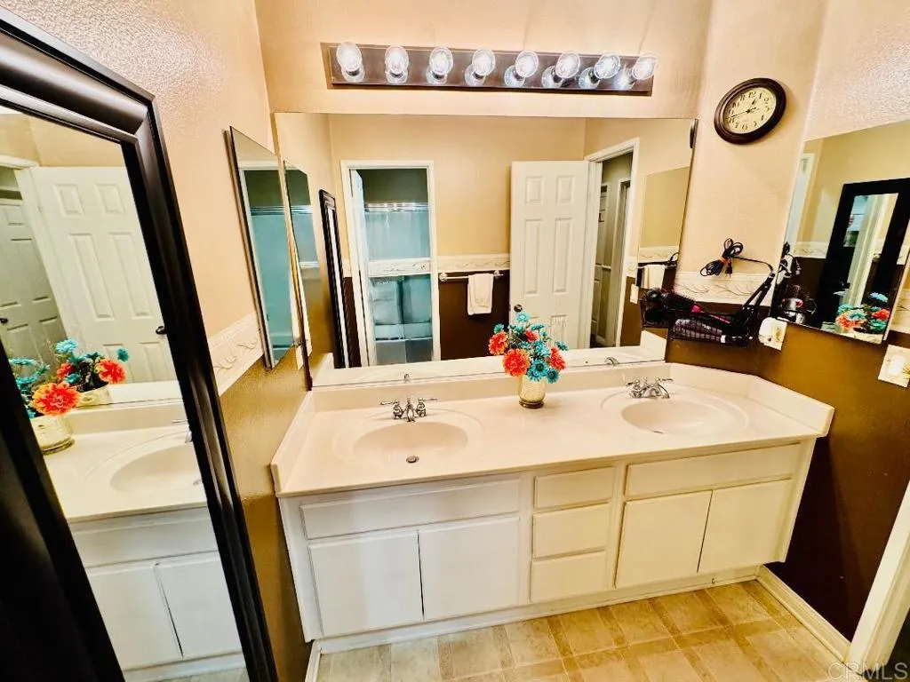 https://cdn.realtyfeed.com/cdn/127/306488727/c6d82d1c8e23eae81921da189b31df21.webp