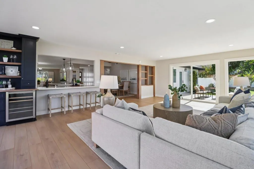 https://cdn.realtyfeed.com/cdn/127/306488838/56e52c71d193fa8bbba64d37a9ee4b79.webp