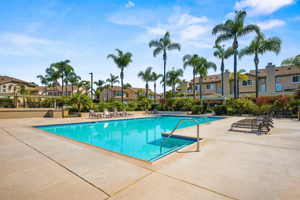 https://cdn.realtyfeed.com/cdn/127/306488943/4d052f7438910252c4a79bcfa42b1183.webp