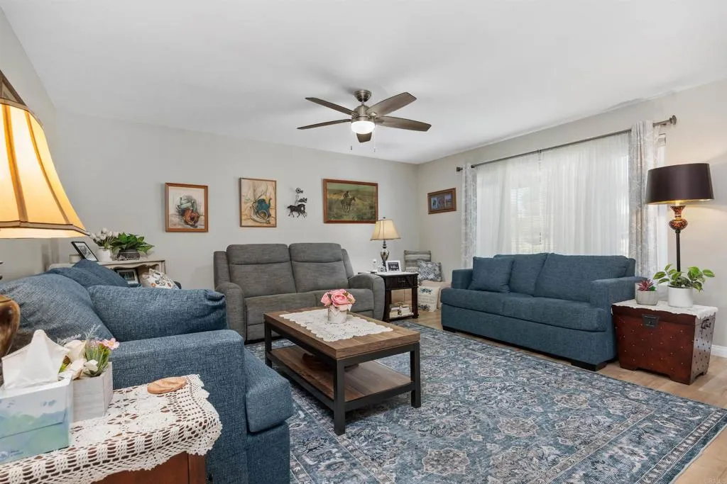 https://cdn.realtyfeed.com/cdn/127/306488958/40c20d94fb429290553fd4a220ad8b66.webp
