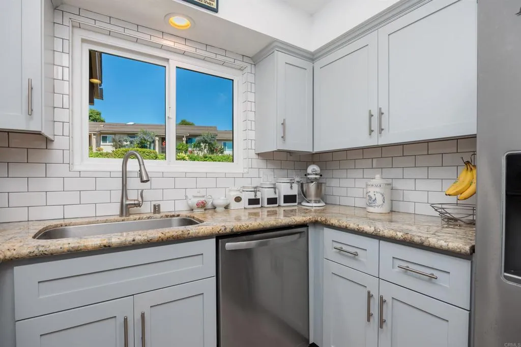 https://cdn.realtyfeed.com/cdn/127/306488958/923ef9b59c72dd6318d9421ea0f21f4b.webp