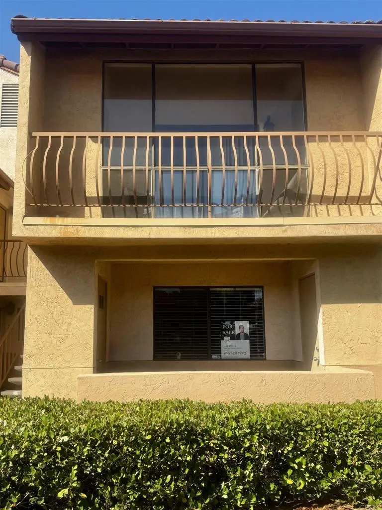 MLS: PTP2505184 Condo For Sale