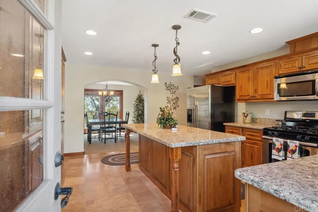 https://cdn.realtyfeed.com/cdn/127/306489128/0dfe191d3b9a903249aec0d1a2be3a9e.webp