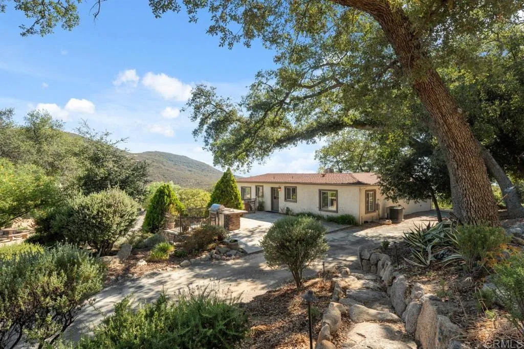 https://cdn.realtyfeed.com/cdn/127/306489128/0fd83cd2579e3a547ac217e74d1326e1.webp