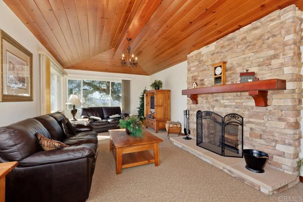 https://cdn.realtyfeed.com/cdn/127/306489128/4414c3007230429e6ce3a381916d2f82.webp