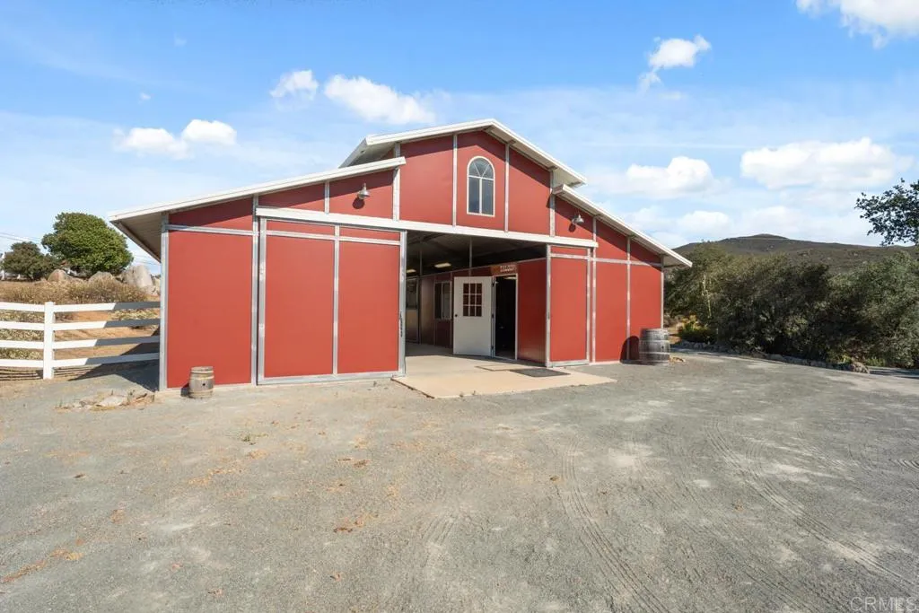 https://cdn.realtyfeed.com/cdn/127/306489128/66eacbcad184659d830731669eab8f3e.webp