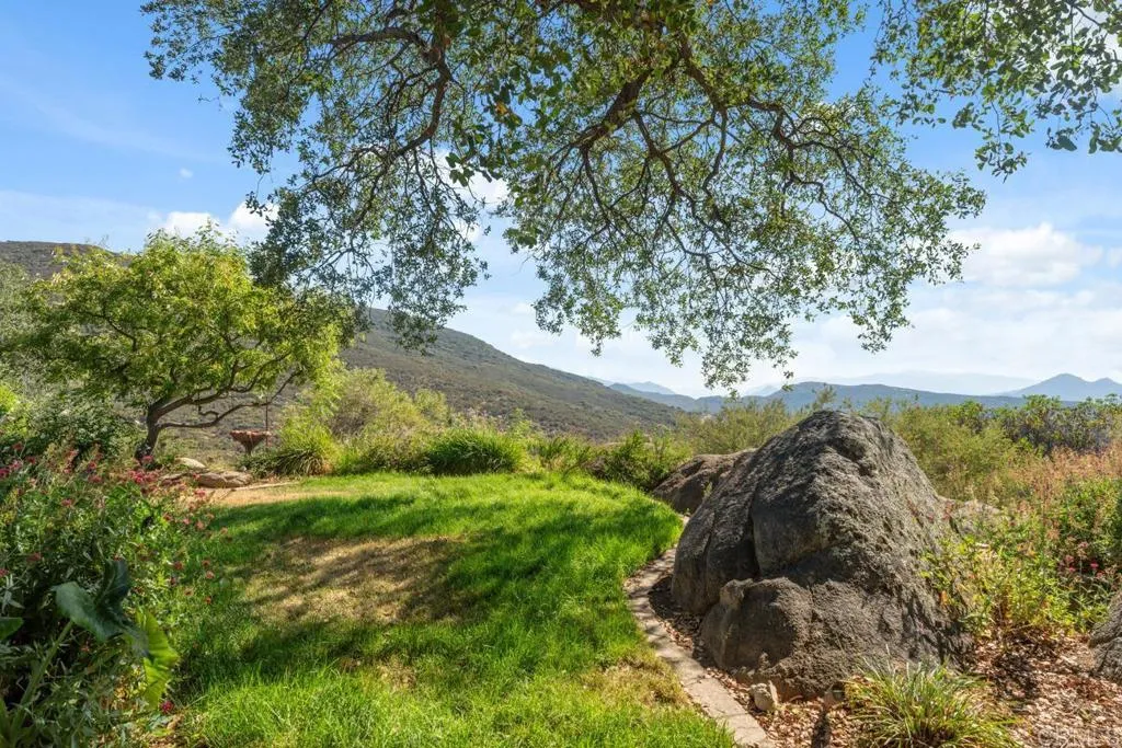 https://cdn.realtyfeed.com/cdn/127/306489128/6dd88952d5109d9a082eda60a40b851e.webp