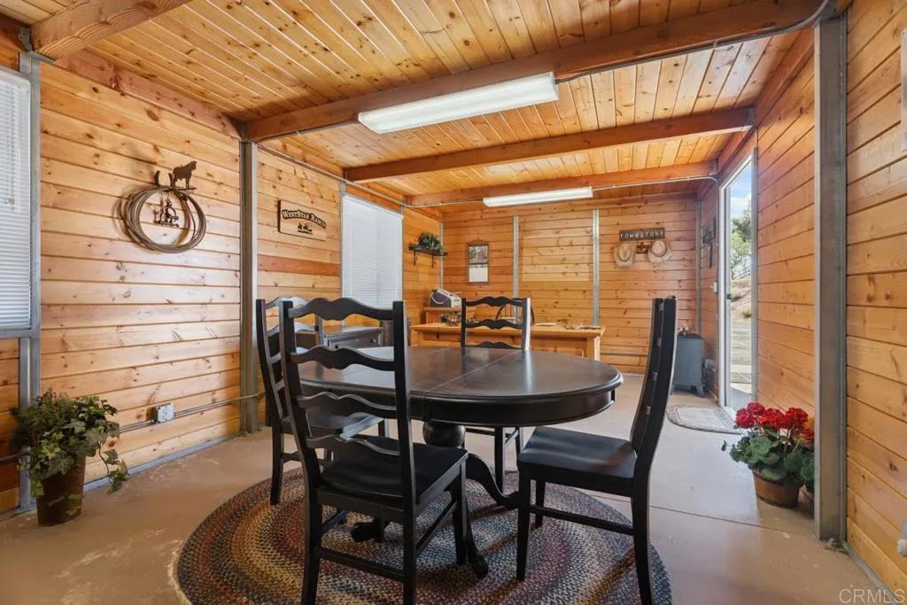 https://cdn.realtyfeed.com/cdn/127/306489128/947a1c63cabe0a824d58ba4528fba43e.webp
