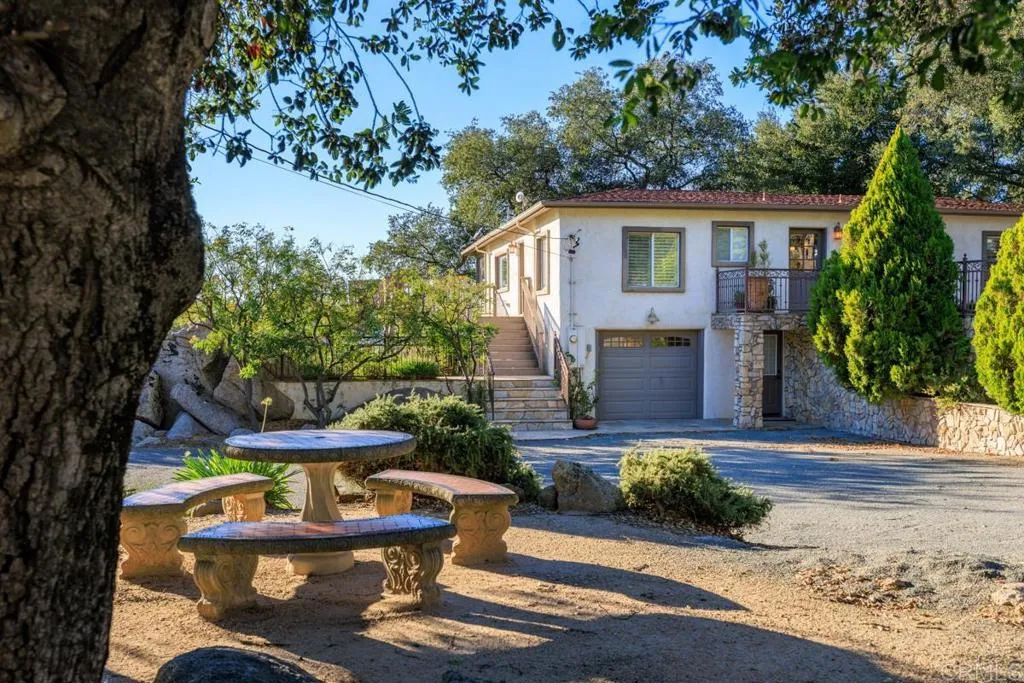 https://cdn.realtyfeed.com/cdn/127/306489128/aa7aa7f501f1d242e530d5f9287fda98.webp