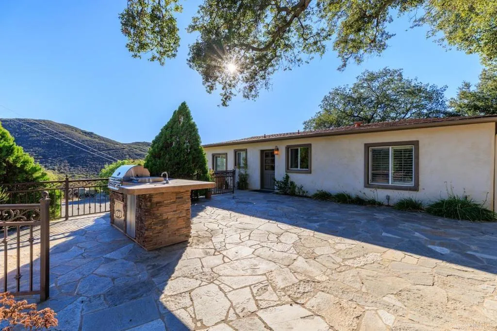 https://cdn.realtyfeed.com/cdn/127/306489128/e8dd394eaf16326a49f7d6f57b6f16ab.webp