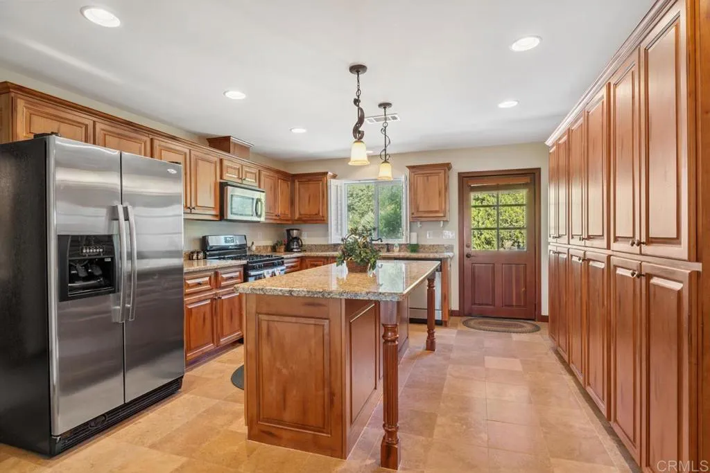 https://cdn.realtyfeed.com/cdn/127/306489128/f2bf458e0e60dfe87cec0abdf54e96b9.webp