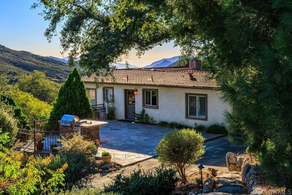https://cdn.realtyfeed.com/cdn/127/306489128/fdbbe5047635714c937a911785d63631.webp