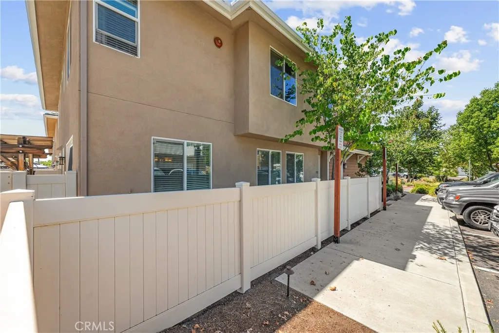 https://cdn.realtyfeed.com/cdn/127/306489221/c90bd9241a10d0f2caddf59d8e7057d4.webp