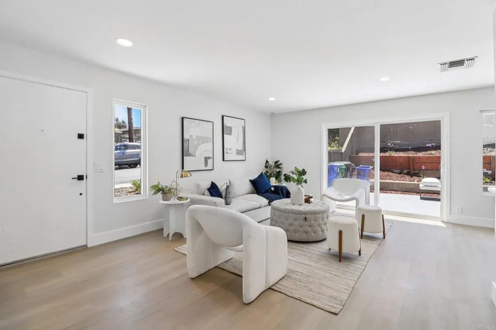 Photo #4: PTP2505200 Listing 