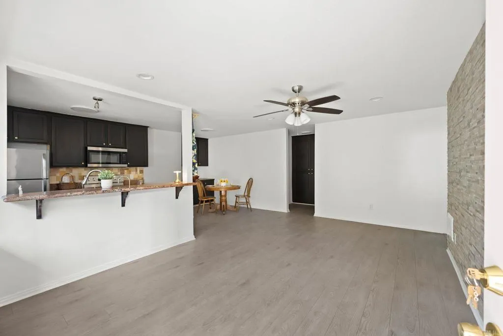 https://cdn.realtyfeed.com/cdn/127/306489242/0d0980636dfc48632350af1212b03a91.webp