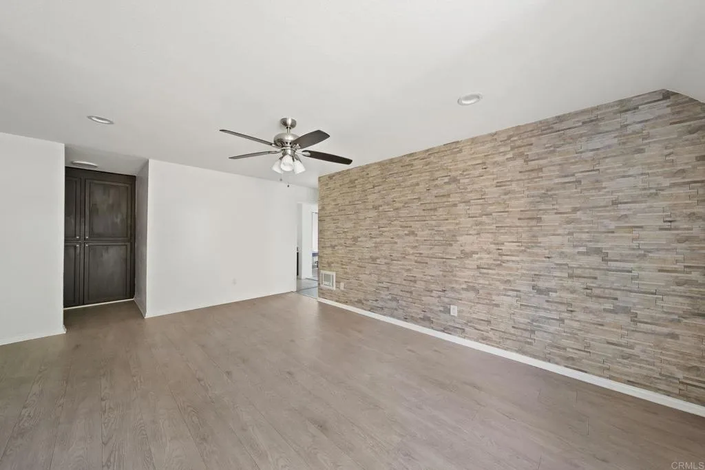 https://cdn.realtyfeed.com/cdn/127/306489242/15585de1b2b040ad9bd3be6ce0612a09.webp