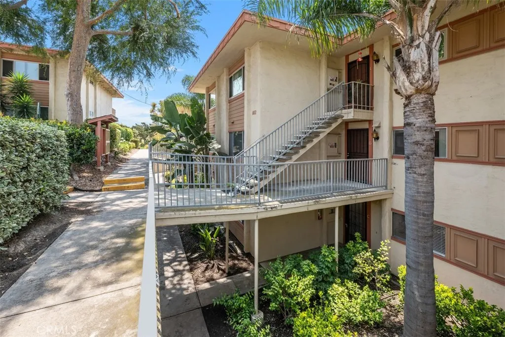 https://cdn.realtyfeed.com/cdn/127/306489257/39c8f839015abb0129665bc65886aea1.webp