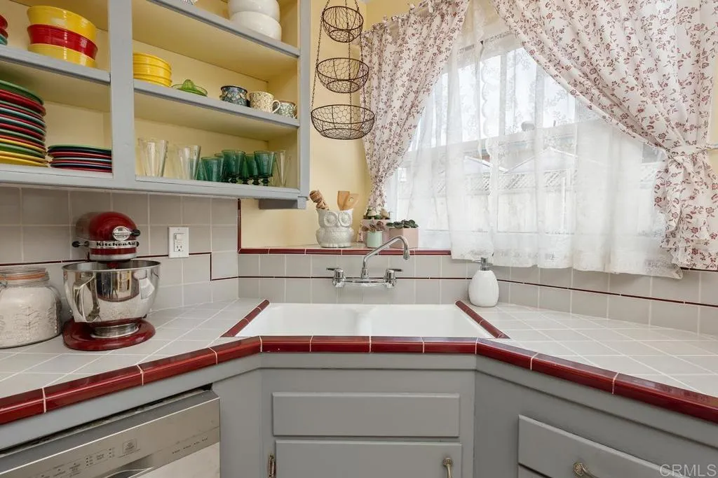 https://cdn.realtyfeed.com/cdn/127/306489271/05cd7a4c3ab840471163b34935bf52a7.webp