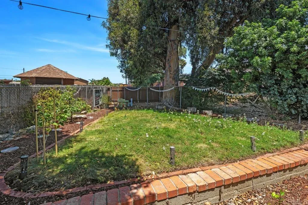 https://cdn.realtyfeed.com/cdn/127/306489271/7bf2b5df2fe61b3cd80de053fb32c983.webp