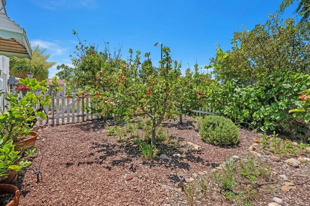 https://cdn.realtyfeed.com/cdn/127/306489271/abe969379168495477cf71e1a757648a.webp