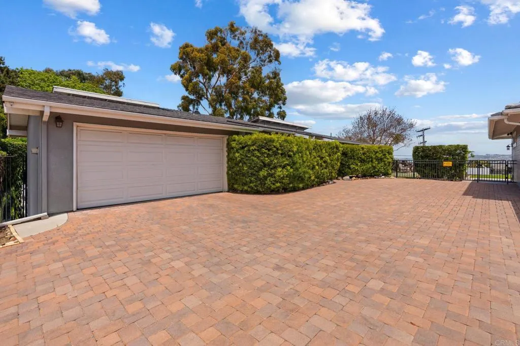 https://cdn.realtyfeed.com/cdn/127/306489342/83915c35573549433d0e5cb1ee4334d4.webp