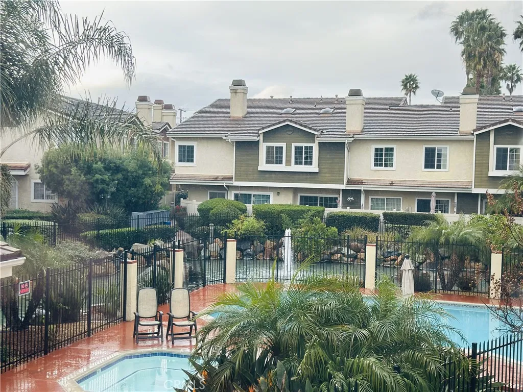 https://cdn.realtyfeed.com/cdn/127/306489360/03d1d03df77010eab2d85ecf12b6c9d5.webp