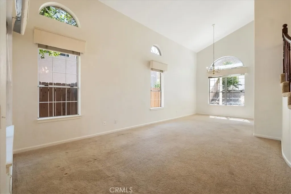 https://cdn.realtyfeed.com/cdn/127/306489427/3cd5103a26e56fe62b2480cfd633e7ce.webp