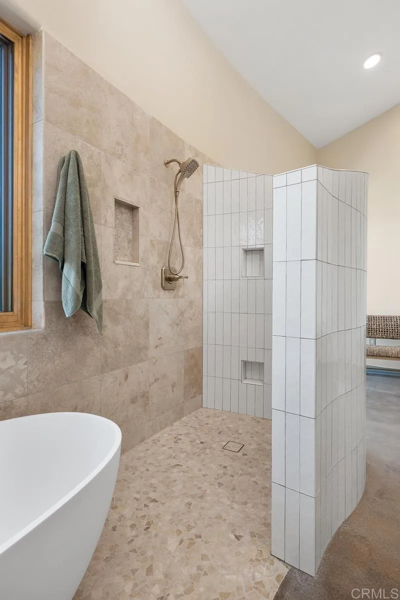 https://cdn.realtyfeed.com/cdn/127/306489454/32de6a3868196cb4d734cff2cc03919e.webp