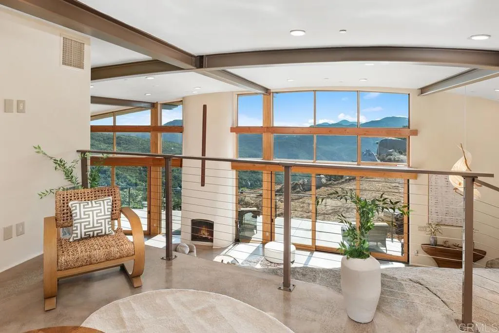 https://cdn.realtyfeed.com/cdn/127/306489454/65f6d482a17b40f94d5f3901cbafc273.webp