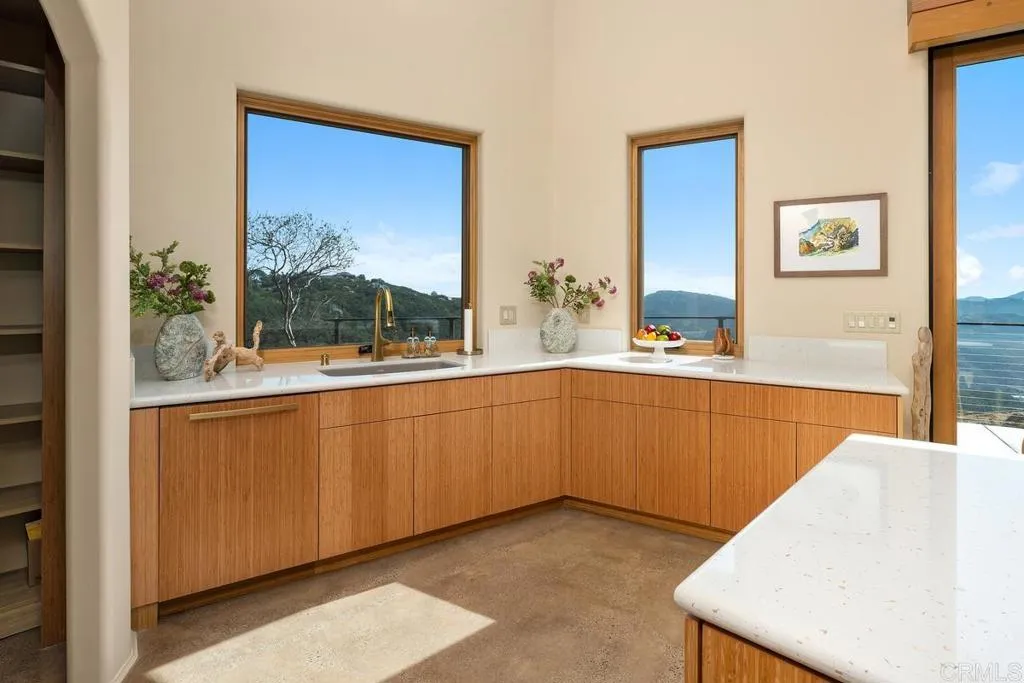 https://cdn.realtyfeed.com/cdn/127/306489454/7afb3453bcfd453e963d12fd0398cd46.webp