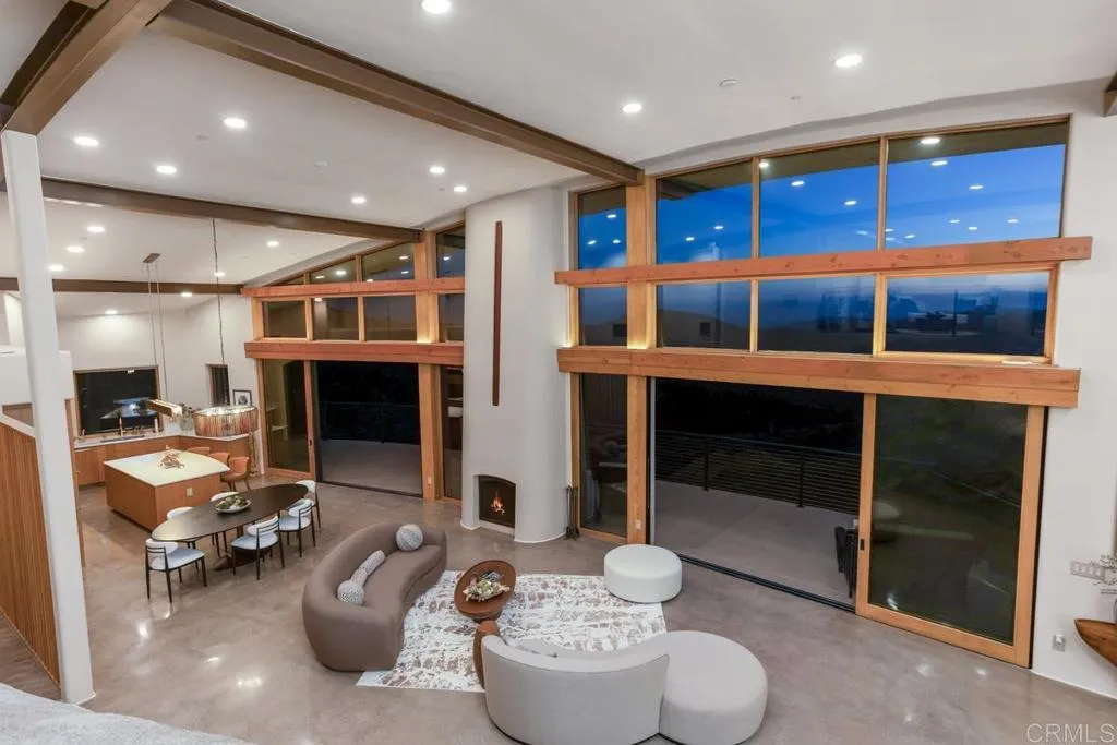 https://cdn.realtyfeed.com/cdn/127/306489454/d6fe1eca43dbd98ada46c779b7a786f1.webp