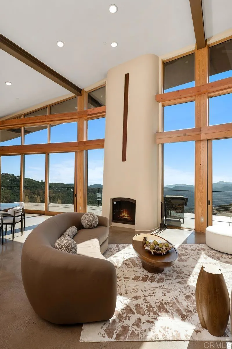 https://cdn.realtyfeed.com/cdn/127/306489454/e22108aa1063a69abdd8eb9079b6471c.webp