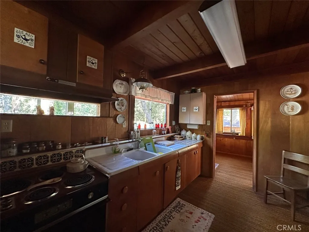 41132 Oak Drive, Forest Falls, CA 92339 - Photo 4 of 17, Forest Falls, CA