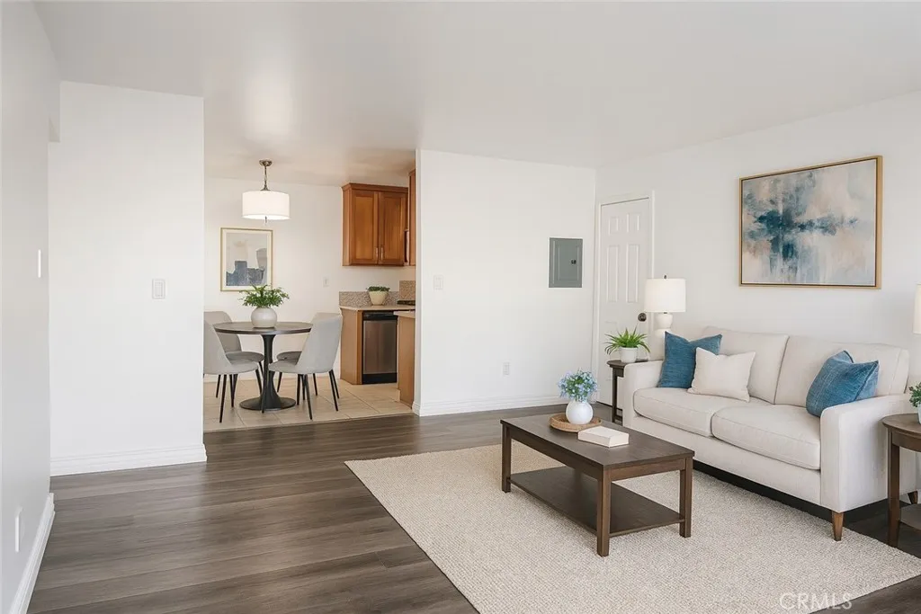 https://cdn.realtyfeed.com/cdn/127/306489547/4d15ab6c81bca7a7005d03ca2a2c4b50.webp
