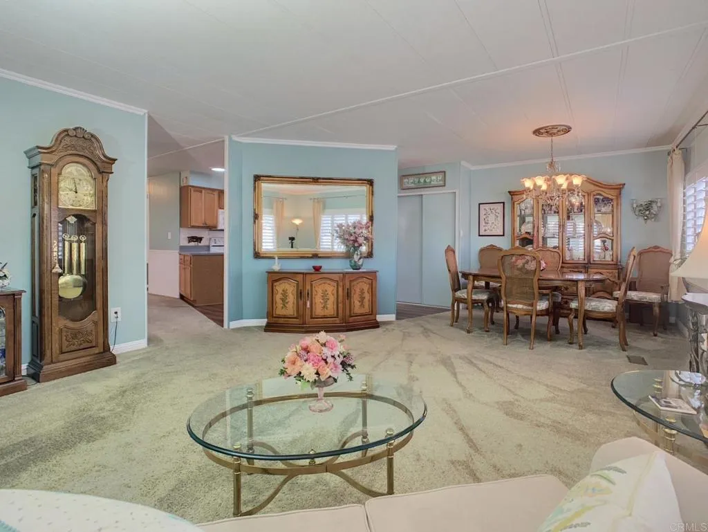 https://cdn.realtyfeed.com/cdn/127/306489603/37fbde8f1b5444a8cc0fb567437bb536.webp