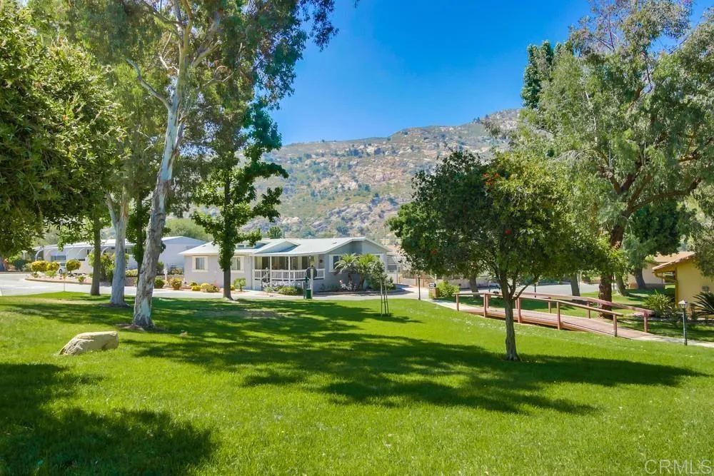https://cdn.realtyfeed.com/cdn/127/306489603/7fa6f9bddbdce14e50bb93afd5bb02a4.webp