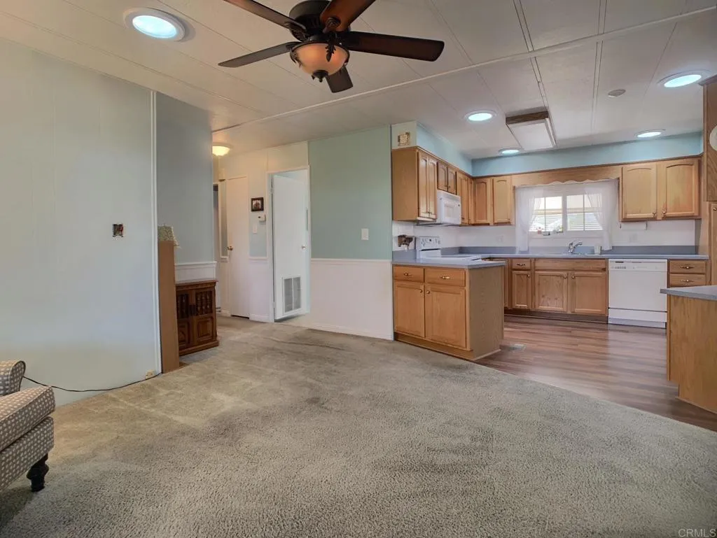 https://cdn.realtyfeed.com/cdn/127/306489603/b7b7ef6bb565a3c799b079ae4b06b74c.webp
