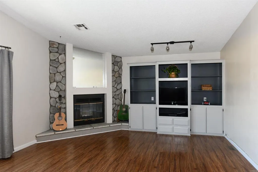 https://cdn.realtyfeed.com/cdn/127/306489762/0ab8bac5d0cf2170411e1bf986ef8d93.webp